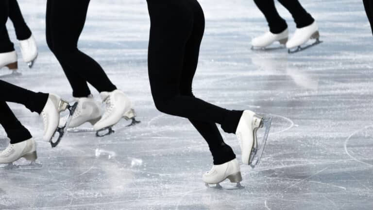 Акимат нашел две площадки в Алматы для тренировок юных фигуристов после скандала