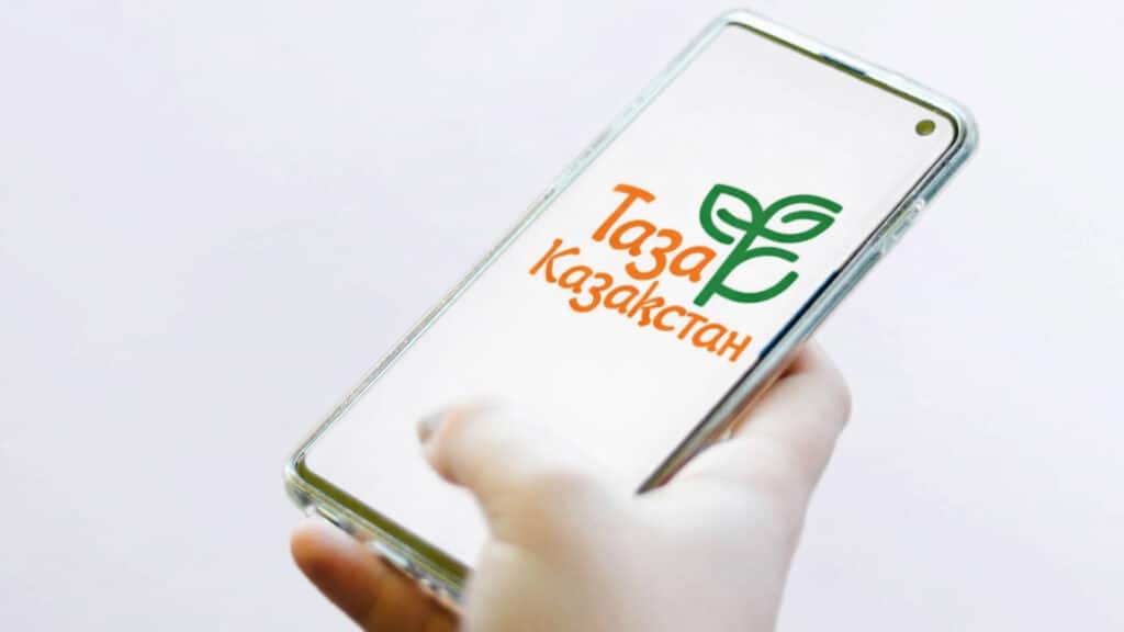 Казахстанцы подали десятки тысяч жалоб через чат-бот по благоустройству