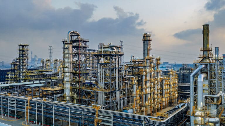 «Сделано в Казахстане» или фикция? Экс-менеджер ТШО – о проблемах закупок в нефтегазе