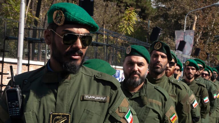 «Никто не должен выжить»: Иран готовится к наземной атаке США