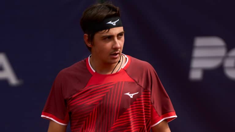 Шевченко, проиграв в парном разряде, завершил турнир в Бухаресте