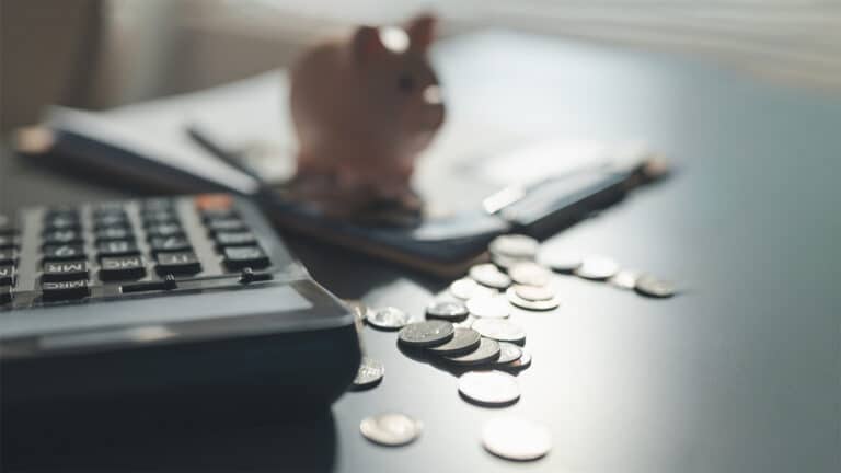 Эксперт объяснил, почему кредиты не стали дешевле после снижения максимальных ГЭСВ