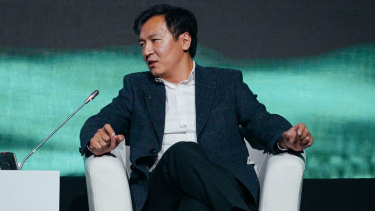 Yandex Qazaqstan басшысы сенаторды популист деп атады