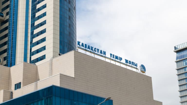 КТЖ хочет повысить тарифы из-за обновления вокзалов и железных дорог