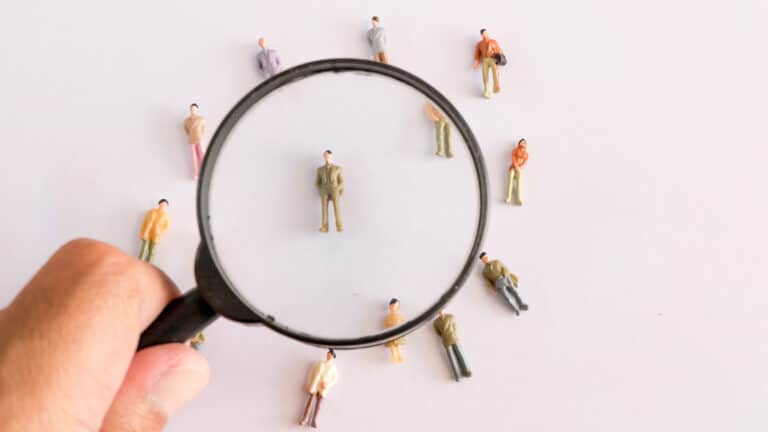 Крупный бизнес в Казахстане признался, что им не нужны работники с дипломом вуза