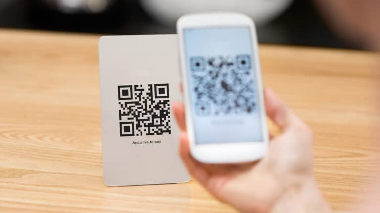 Все банки Казахстана введут единый QR-код до конца апреля – Сулейменов