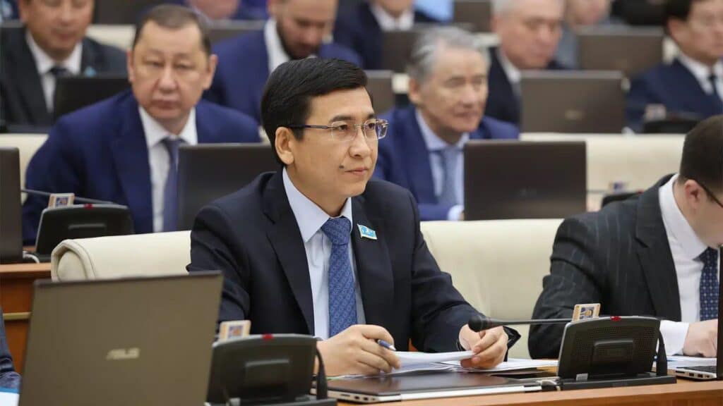 Енді коучтар психологиялық көмек көрсете алмайды – депутат