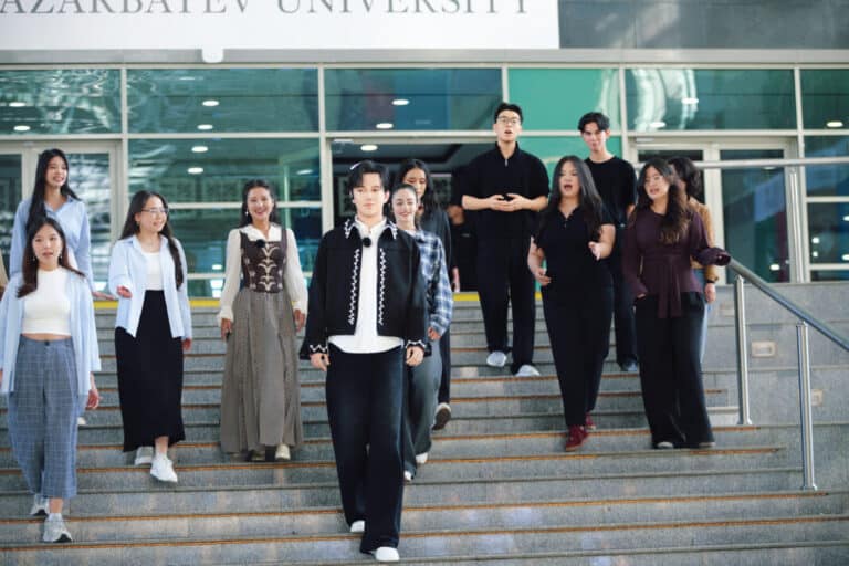 Участники шоу Димаша Кудабергена перед финалом прогулялись по Астане