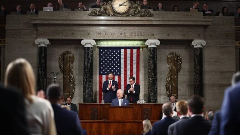 Карл III выступил в Конгрессе США и призвал защитить Украину