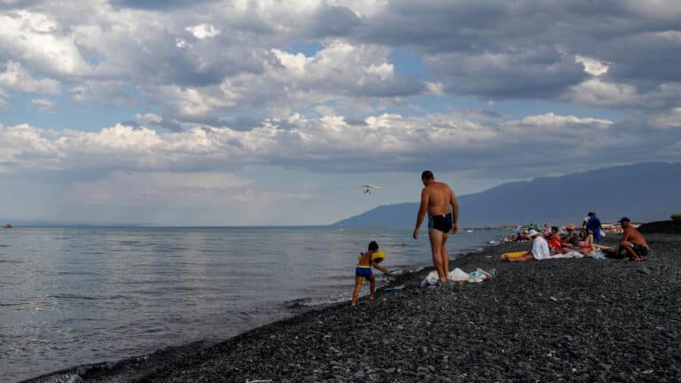 Спасатели впервые начнут работать на Алаколе круглый год