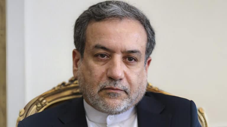 Iran denies negotiations with US, signals readiness for ground invasion