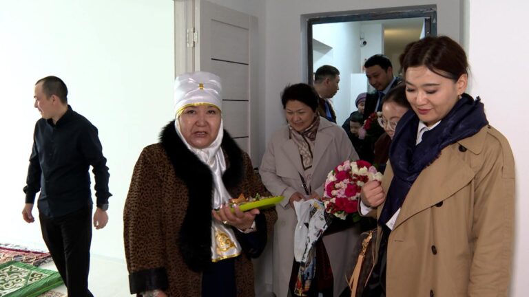 Получившие квартиры казахстанские ученые поделились эмоциями