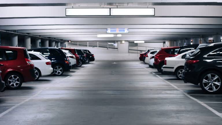 Подвалы и паркинги в Казахстане срочно переделывают в убежища