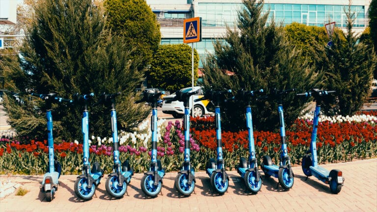 Полиция Алматы признала кикшеринг частью городского транспорта