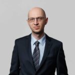 Валерий Емельянов