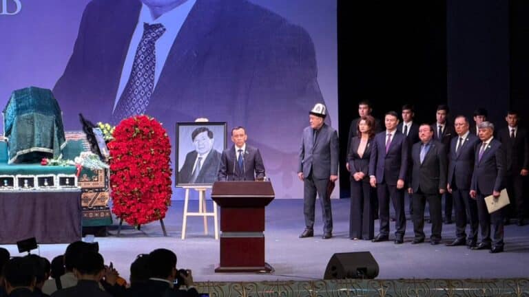 Тоқаев: ақын Мұхтар Шахановтың жарқын бейнесі мәңгі сақталады