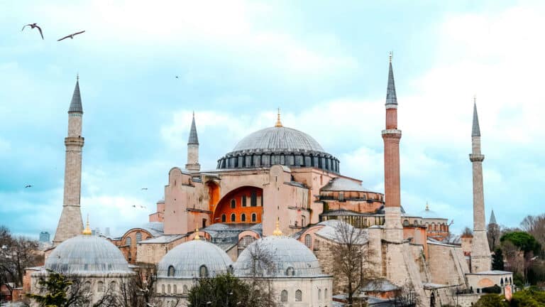 Стамбул: когда ехать и в каком районе остановиться