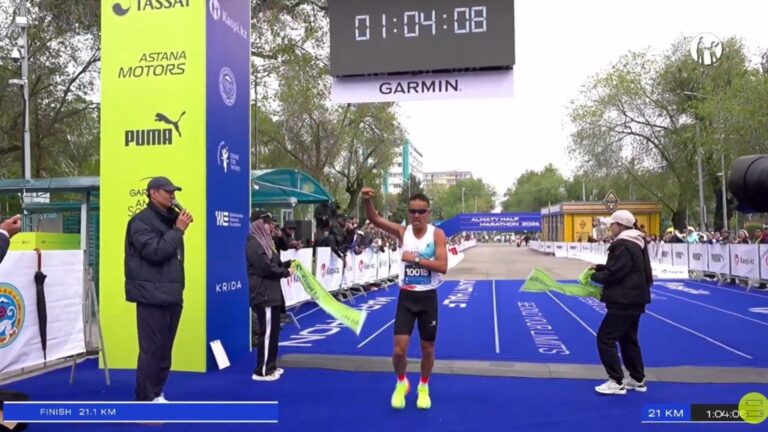 «Сәлем, қазақ елі»: Қытай қазағы Алматы марафонында жеңіске жетті