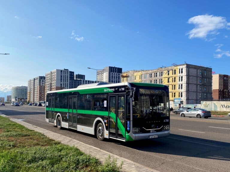 Астанада апатқа түскен автобусқа иелік ететін парктің топ-менеджері ауысты