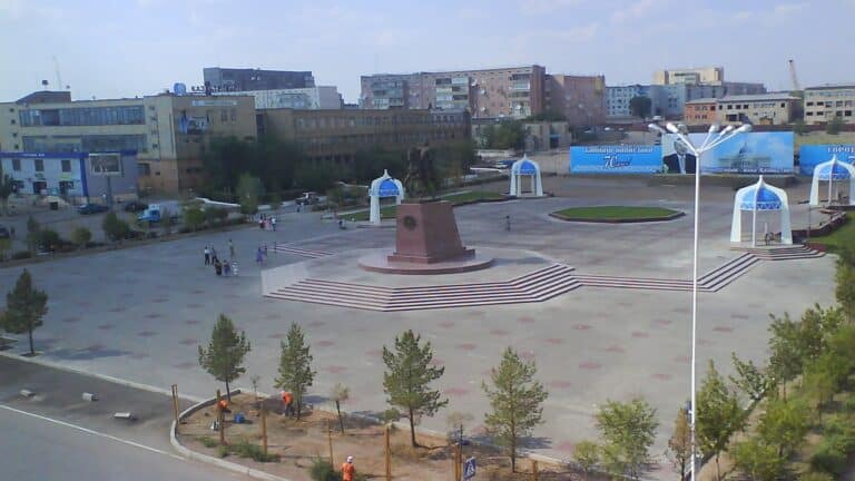 Акимат Балхаша обвинил жителей рухнувшего дома в «раздувании» скандала из-за выплат