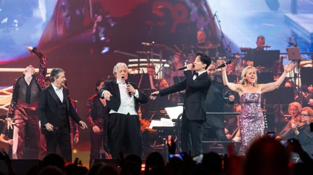 У тебя есть все: Пласидо Доминго обратился к Димашу после концерта в Венгрии