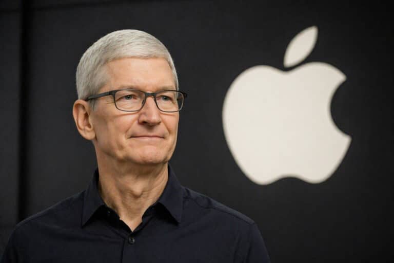 Тим Кук покидает пост главы Apple спустя 15 лет