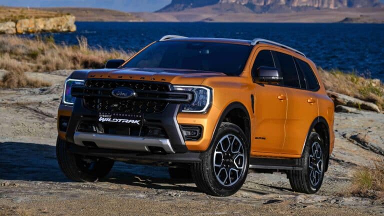 Ford бросил вызов Prado и выкатил брутальный Everest Wildtrak с V6