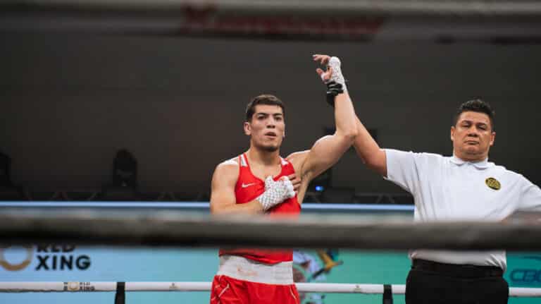 Фарух Токтасынов победил чемпиона мира и вышел в 1/4 финала Кубка мира в Бразилии