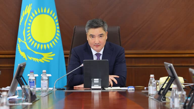 Бектенов: Казахстан продолжит курс на снижение инфляции и рост доходов