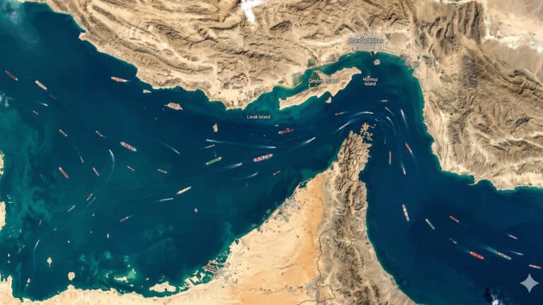 АҚШ Иран порттарына қойылған қоршауды алмайтынын мәлімдеді