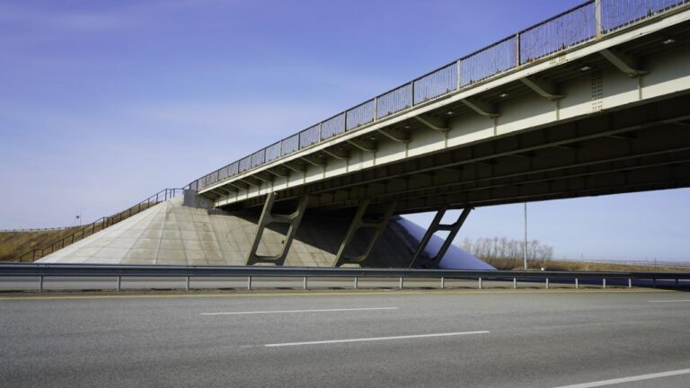 Өтпежол үшін 2 млрд залал келтірген мердігер тергеуге алынды