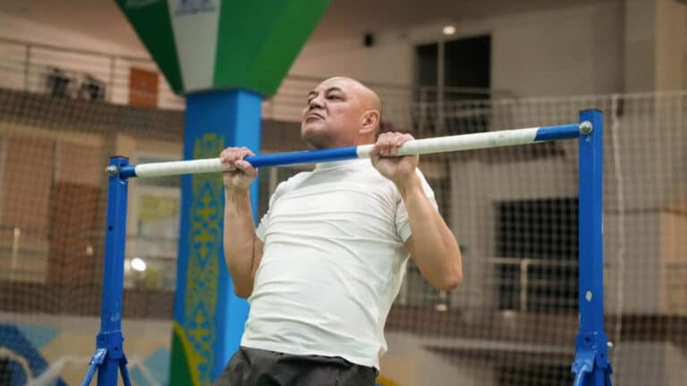 Генералдар белтемірге тартылып, жүгіруден сынақ тапсырды