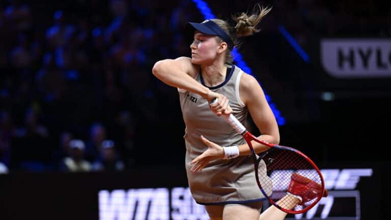 Елена Рыбакина обыграла Мирру Андрееву и вышла в финал Porsche Grand Prix-2026