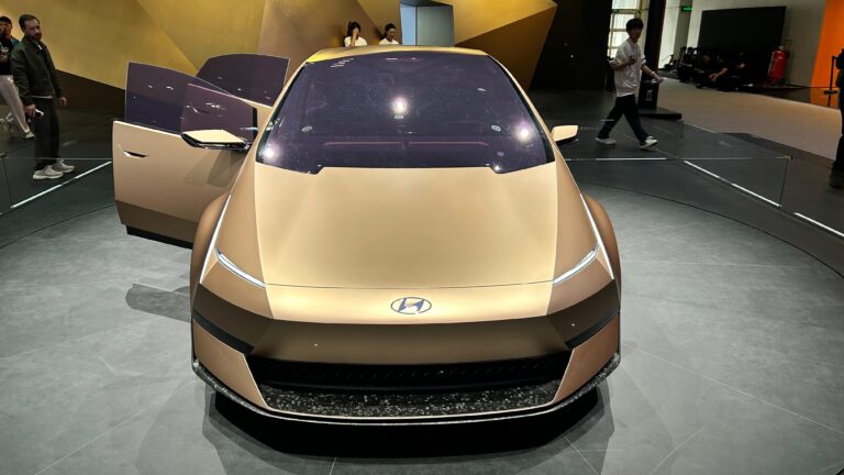 Hyundai представила серийный Ioniq V для Китая на автосалоне в Пекине