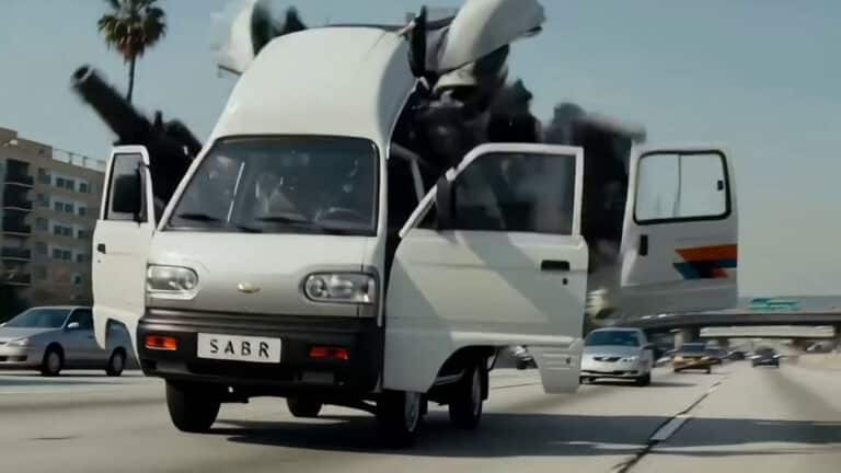 «Трансформеры» по-узбекски: Chevrolet Damas стал героем вирусного ИИ-ролика