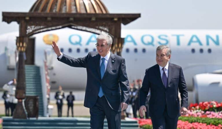 Тоқаевты Бұхарада салтанатты түрде қарсы алды (видео)