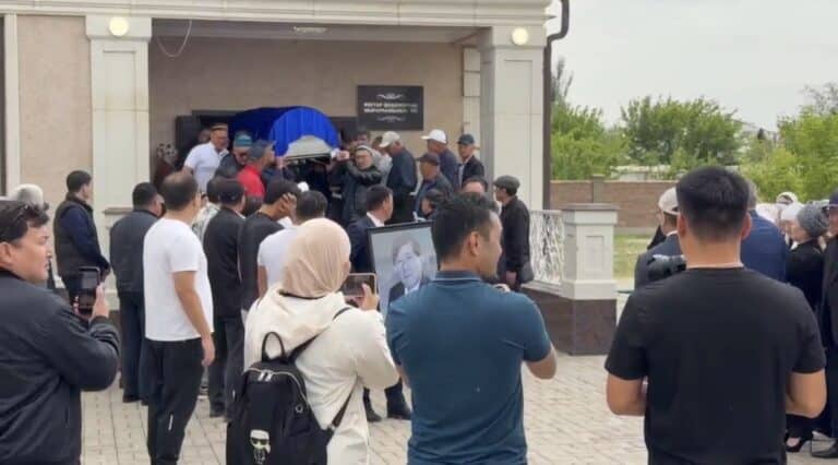 Отырарда Мұхтар Шахановтың жаназасы шығарылды