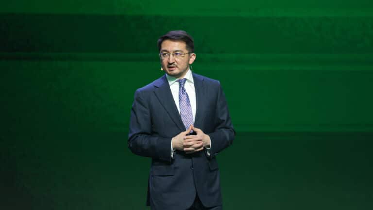 Мәдиев әкім орынбасарларын да цифрлық технологияларды меңгеруге шақырды