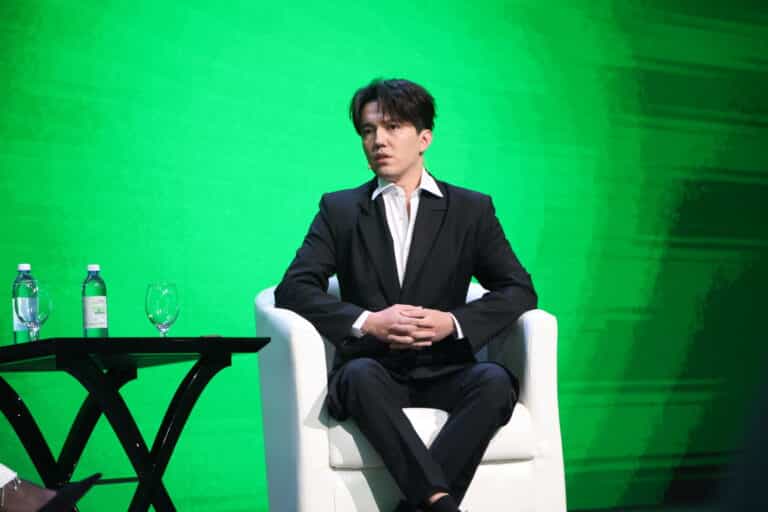 Димаш үйлену туралы сұраққа жауап берді