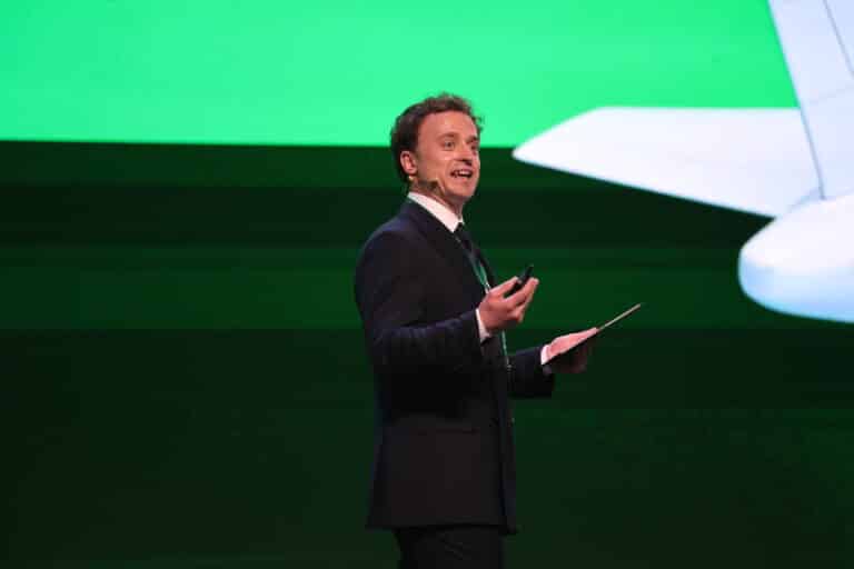 Freedom запустит продажу туров, поиск отелей и получение виз