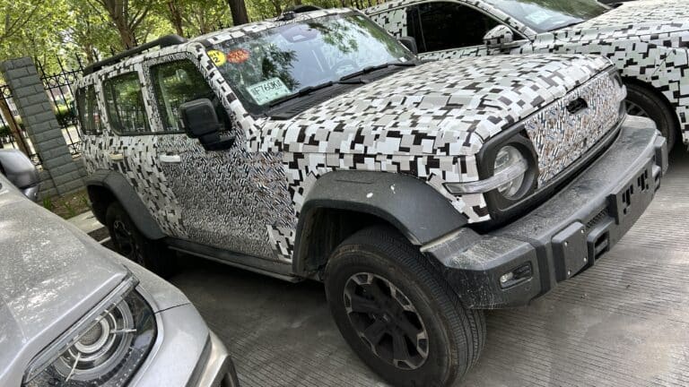 Новый удлиненный Tank 300 с лидаром заметили на тестах в Китае