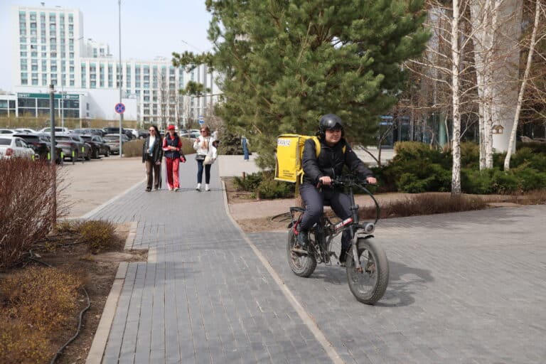 Почему даже за 400 тыс. тенге работодатели не могут найти курьеров