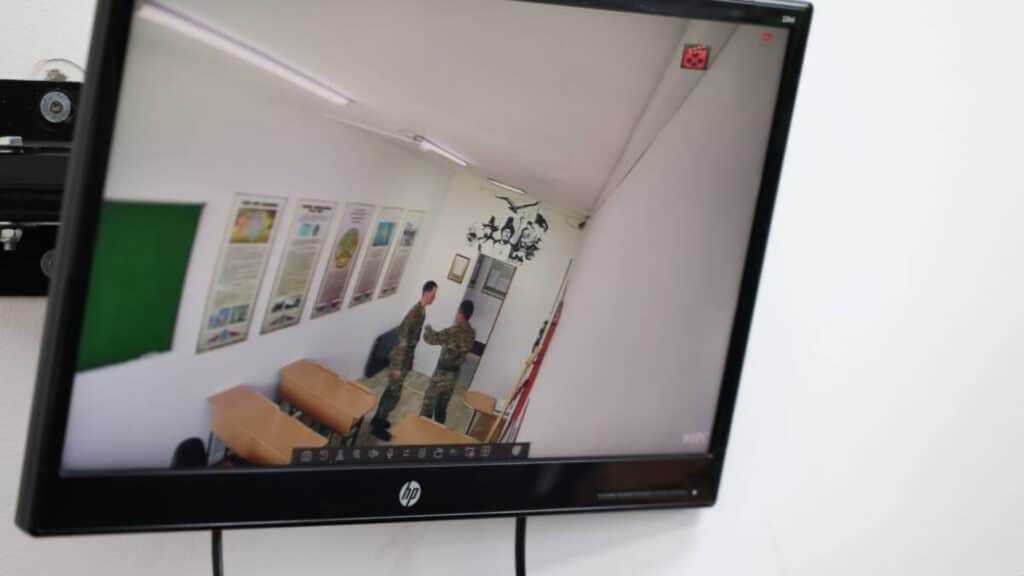 Пилоттық жоба: ЖИ енді сарбаздардың бойындағы агрессияны байқай алады