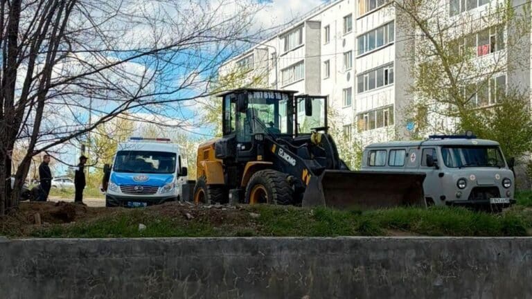 Погрузчик насмерть задавил пешехода в Костанае