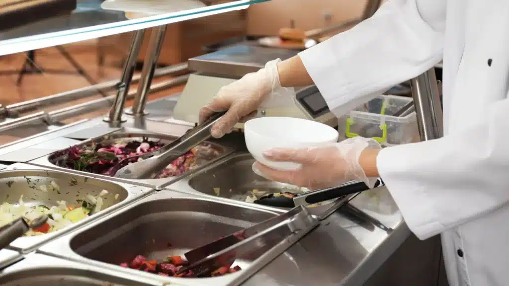 Бір оқушыға 775 теңге: мектептегі тегін тамақтың құны қаншаға өсті