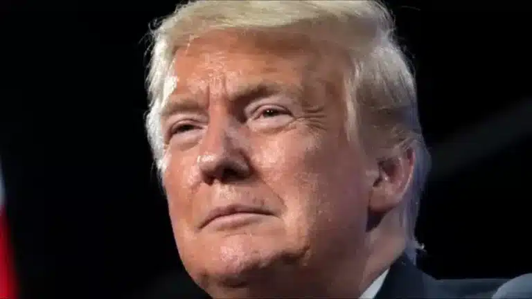 Трамп өзін Иса пайғамбар ретінде бейнелейтін сурет жариялады