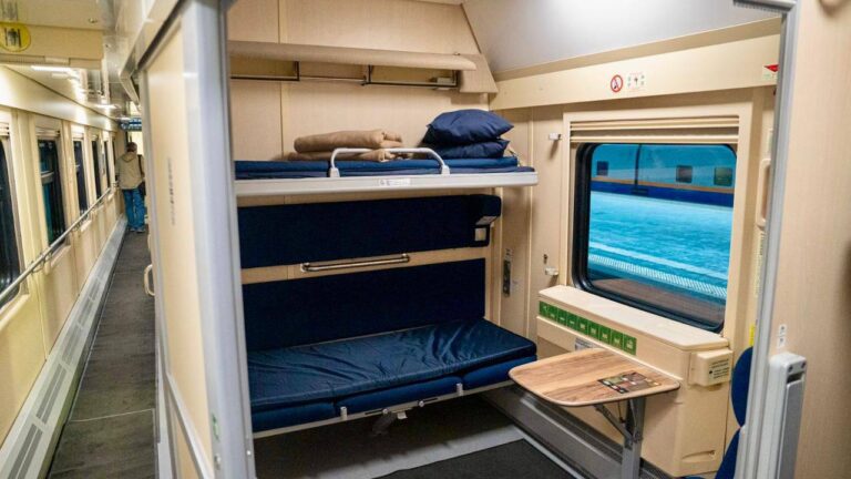 Поезд Астана – Омск обновили: что изменилось для пассажиров