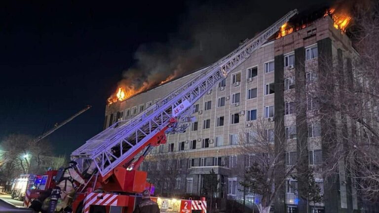 Сразу три очага: здание областного акимата в Актобе потушили