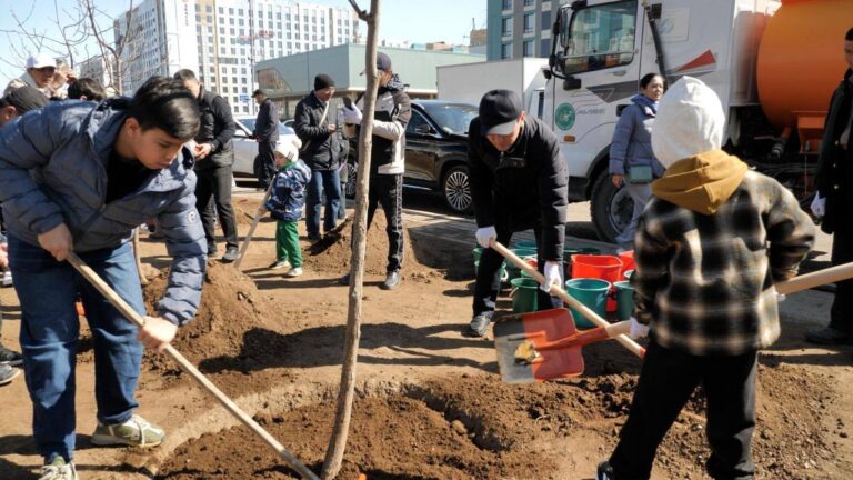 Астанчане избавились от 100 тонн мусора