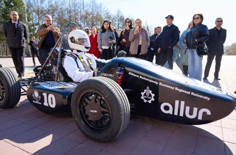 Казахстанские студенты собрали болид, разгоняющийся до 100 км/ч за 3 секунды